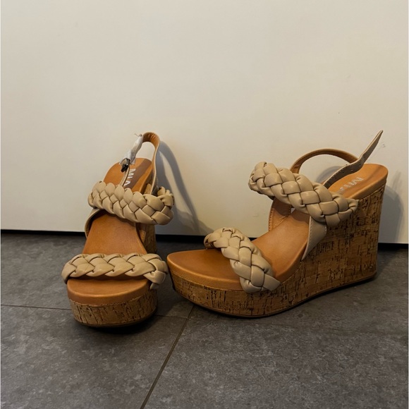 MIA wedges - Picture 2 of 3